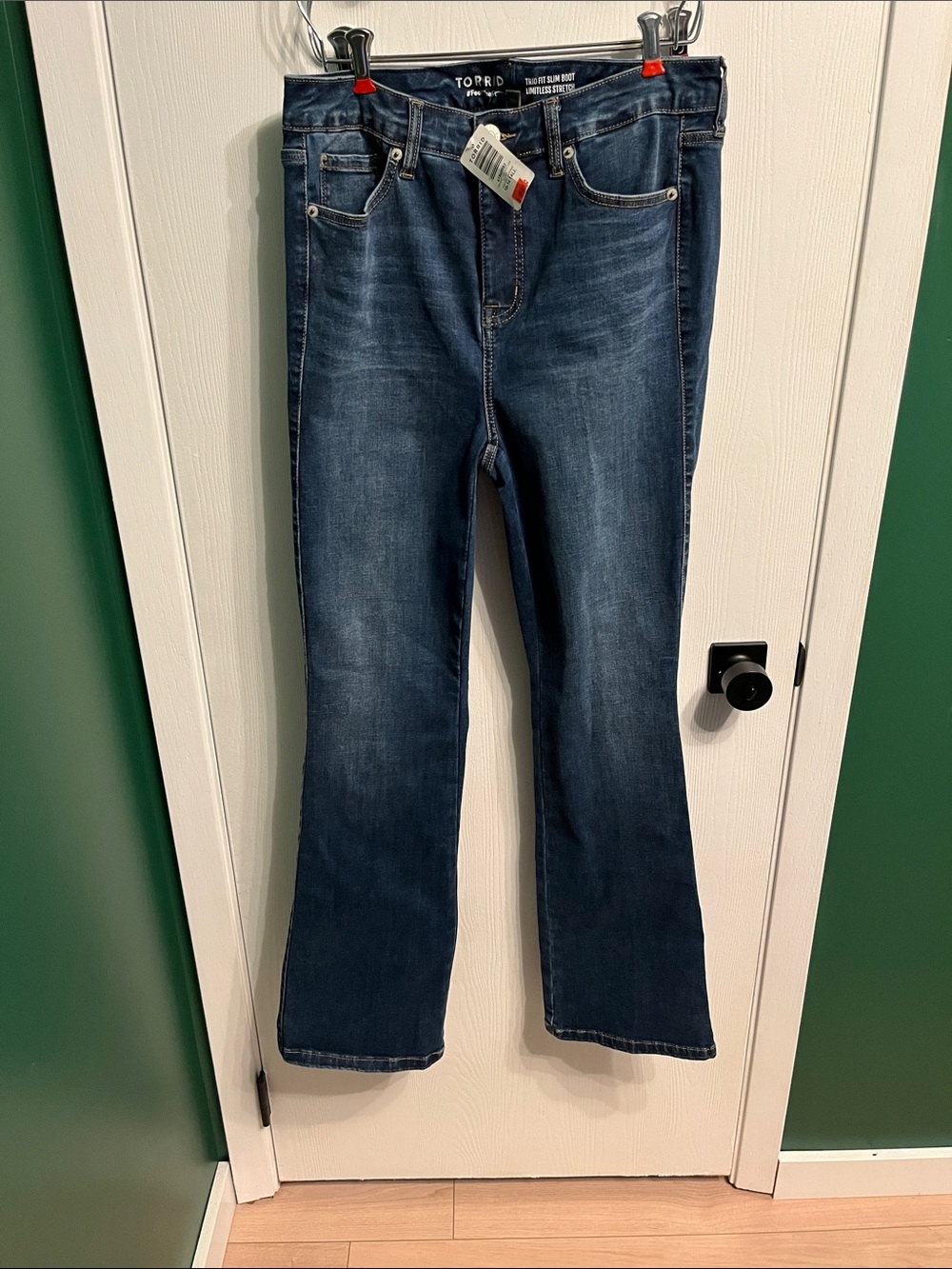 NWT Torrid trio fit slim boot limitless stretch size 10-14 T jeans!